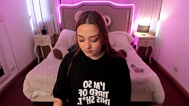 Snapshot of Valentina_Se chatting on December 23, 10:01 pm Valentina Se online show from December 23, 10:01 pm