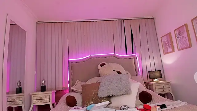 Snapshot of Valentina_Se chatting on March 7, 7:19 am Valentina Se online show from March 7, 7:19 am