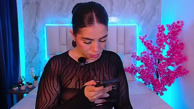 IsabellaAnngel online show from June 7, 4:27 am