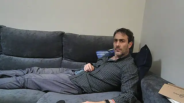 Snapshot of basquehotboy chatting on December 3, 10:29 pm basquehotboy online show from December 3, 10:29 pm