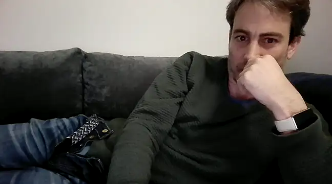 Snapshot of basquehotboy chatting on January 4, 11:38 pm basquehotboy online show from January 4, 11:38 pm
