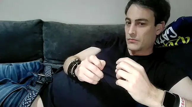 Snapshot of basquehotboy chatting on January 14, 11:27 pm basquehotboy online show from January 14, 11:27 pm