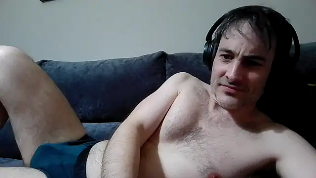 Snapshot of basquehotboy chatting on January 18, 8:19 pm basquehotboy online show from January 18, 8:19 pm