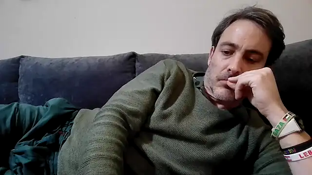 Snapshot of basquehotboy chatting on January 21, 11:02 pm basquehotboy online show from January 21, 11:02 pm