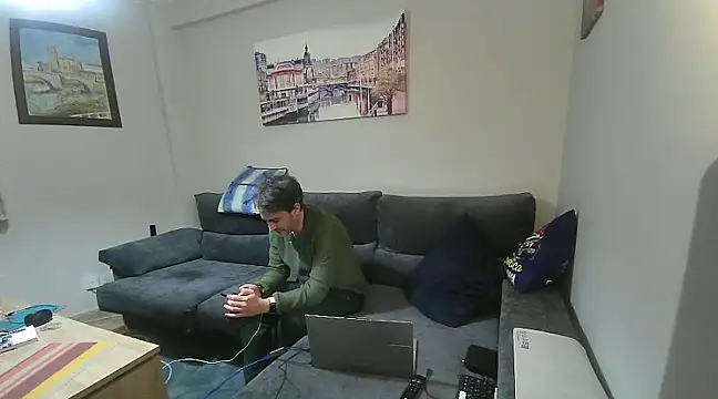 Snapshot of basquehotboy chatting on January 22, 9:10 pm basquehotboy online show from January 22, 9:10 pm