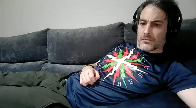 Snapshot of basquehotboy chatting on January 23, 8:56 pm basquehotboy online show from January 23, 8:56 pm