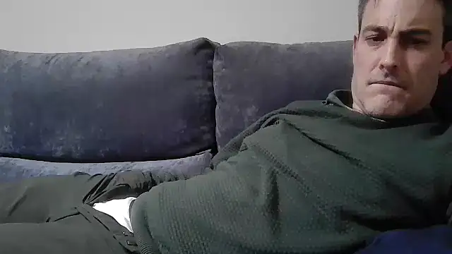 Snapshot of basquehotboy chatting on February 5, 12:42 am basquehotboy online show from February 5, 12:42 am