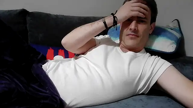 Snapshot of basquehotboy chatting on February 27, 1:27 am basquehotboy online show from February 27, 1:27 am
