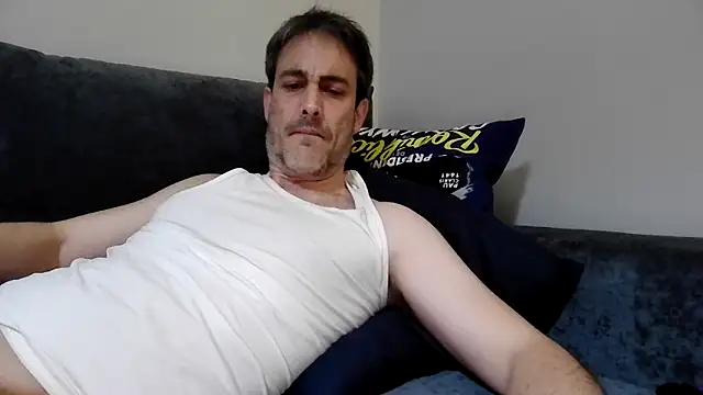 Snapshot of basquehotboy chatting on March 16, 1:49 am basquehotboy online show from March 16, 1:49 am