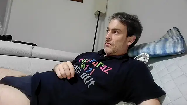 Snapshot of basquehotboy chatting on September 9, 8:41 pm basquehotboy online show from September 9, 8:41 pm