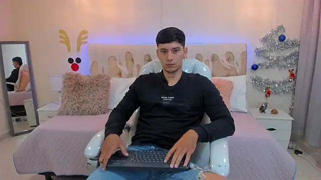 Damian23   online show from December 17, 12:22 pm