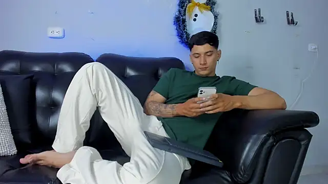 Damian23   online show from December 21, 10:06 am