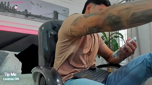 Damian23   online show from January 16, 1:15 pm