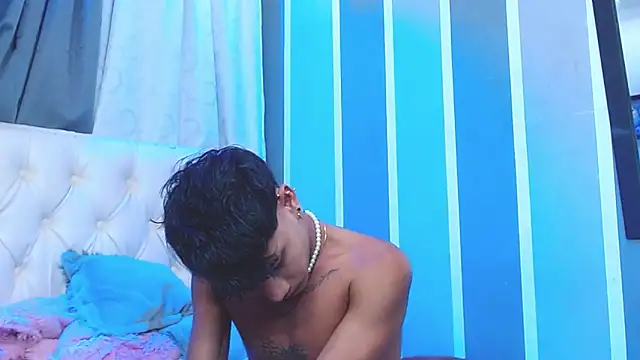 Snapshot of Sexys_Boys_Hot1 chatting on January 14, 5:19 am Sexys Boys Hot1 online show from January 14, 5:19 am