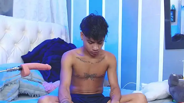 Snapshot of Sexys_Boys_Hot1 chatting on January 21, 9:13 am Sexys Boys Hot1 online show from January 21, 9:13 am