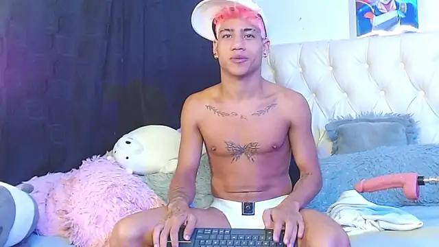 Snapshot of Sexys_Boys_Hot1 chatting on January 24, 11:37 am Sexys Boys Hot1 online show from January 24, 11:37 am