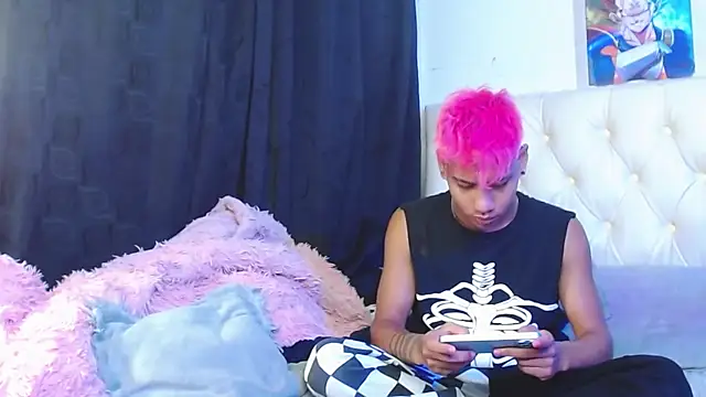 Snapshot of Sexys_Boys_Hot1 chatting on January 28, 10:12 am Sexys Boys Hot1 online show from January 28, 10:12 am