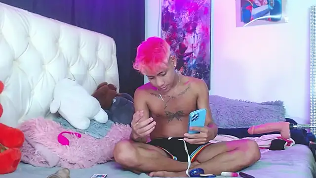 Snapshot of Sexys_Boys_Hot1 chatting on January 30, 2:16 am Sexys Boys Hot1 online show from January 30, 2:16 am