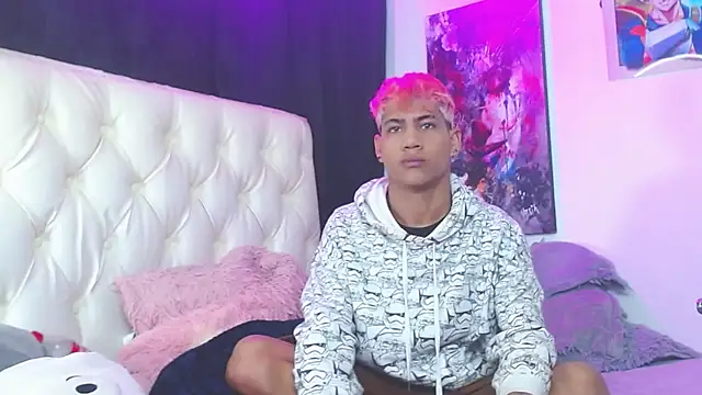 Snapshot of Sexys_Boys_Hot1 chatting on February 12, 1:52 am Sexys Boys Hot1 online show from February 12, 1:52 am