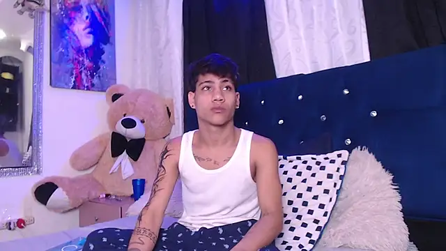 Snapshot of Sexys_Boys_Hot1 chatting on September 20, 1:17 am Sexys Boys Hot1 online show from September 20, 1:17 am