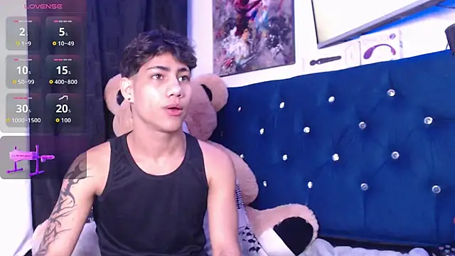 Snapshot of Sexys_Boys_Hot1 chatting on October 31, 10:22 pm Sexys Boys Hot1 online show from October 31, 10:22 pm