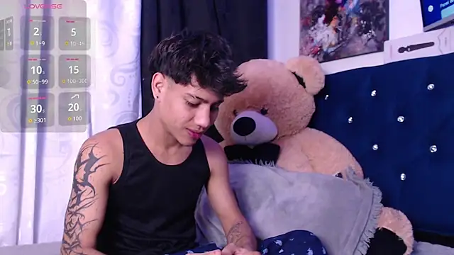 Snapshot of Sexys_Boys_Hot1 chatting on November 11, 2:11 am Sexys Boys Hot1 online show from November 11, 2:11 am