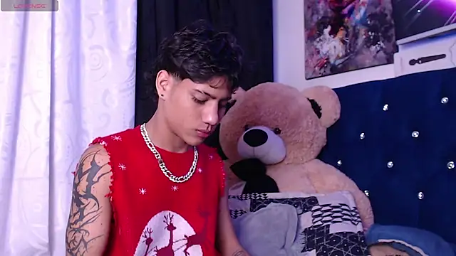 Snapshot of Sexys_Boys_Hot1 chatting on November 20, 3:39 am Sexys Boys Hot1 online show from November 20, 3:39 am