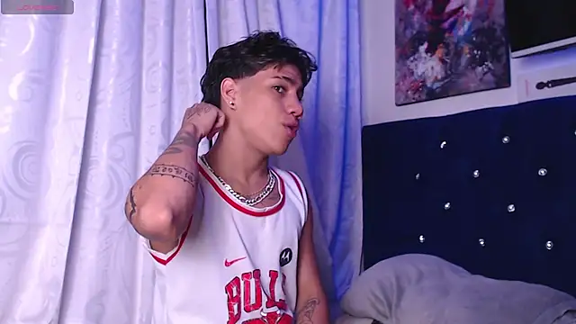 Snapshot of Sexys_Boys_Hot1 chatting on December 2, 1:55 am Sexys Boys Hot1 online show from December 2, 1:55 am