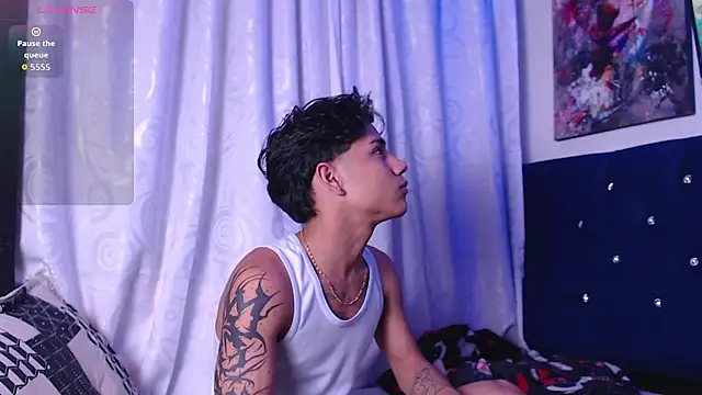 Snapshot of Sexys_Boys_Hot1 chatting on December 5, 1:25 am Sexys Boys Hot1 online show from December 5, 1:25 am