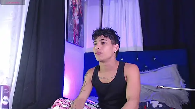 Snapshot of Sexys_Boys_Hot1 chatting on March 8, 1:03 am Sexys Boys Hot1 online show from March 8, 1:03 am