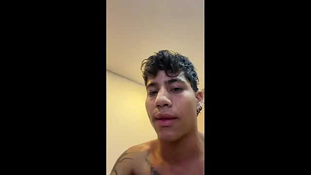 Snapshot of Sexys_Boys_Hot1 chatting on March 19, 1:42 am Sexys Boys Hot1 online show from March 19, 1:42 am