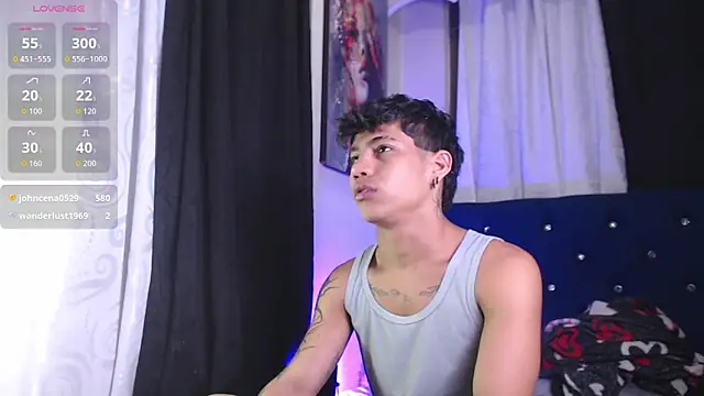 Snapshot of Sexys_Boys_Hot1 chatting on March 21, 1:32 am Sexys Boys Hot1 online show from March 21, 1:32 am