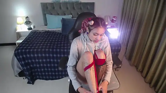 Kat cute  online show from December 24, 3:38 am
