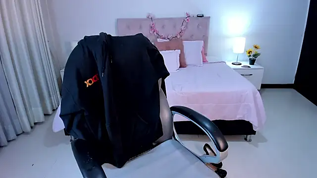 Kat cute  online show from March 18, 10:03 am