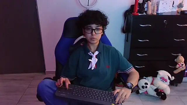 thomascooper7 online show from February 26, 7:35 pm