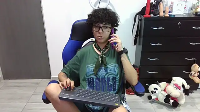 thomascooper7 online show from March 10, 12:48 am