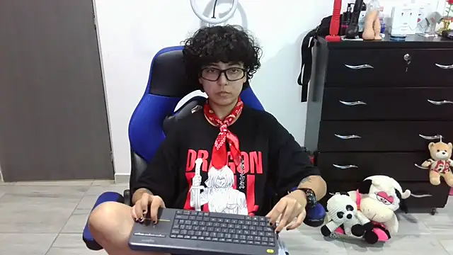 thomascooper7 online show from March 27, 7:46 pm