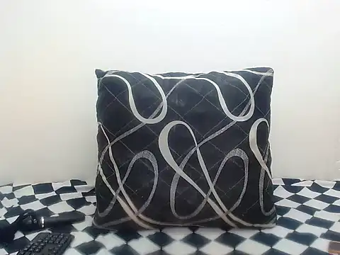 DarkGorgeous online show from May 12, 12:35 pm