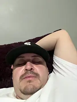 Snapshot of RodeMud chatting on February 7, 4:16 am RodeMud online show from February 7, 4:16 am