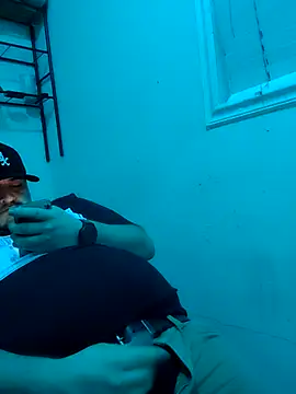 Snapshot of RodeMud chatting on March 18, 6:05 am RodeMud online show from March 18, 6:05 am