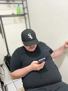 Snapshot of RodeMud chatting on March 22, 4:27 am RodeMud online show from March 22, 4:27 am