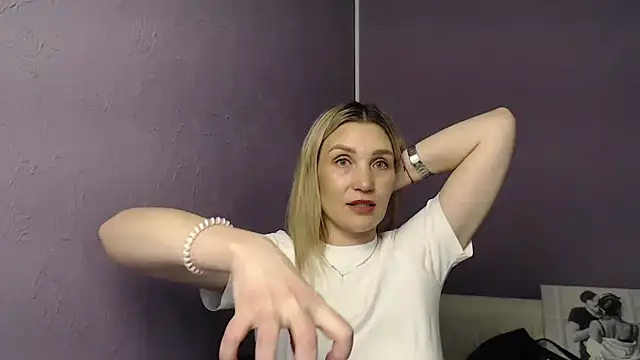  sexy lady online show from December 3, 11:22 am