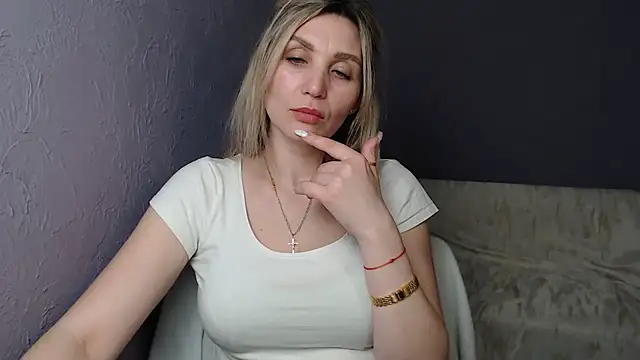  sexy lady online show from February 25, 8:19 pm
