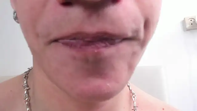 Snapshot of Andrew_Clar chatting on December 3, 3:43 pm Andrew Clar online show from December 3, 3:43 pm