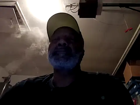 Snapshot of yasohw chatting on December 18, 3:37 am yasohw online show from December 18, 3:37 am