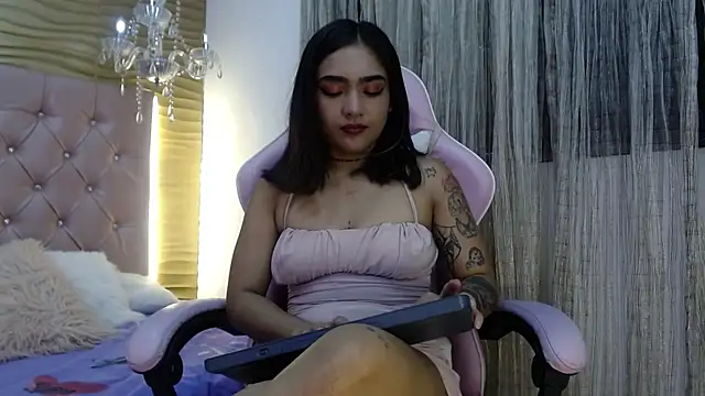 HelenaSwani online show from February 19, 12:33 pm