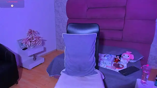 melodybonss  online show from January 18, 4:26 am