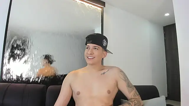 Snapshot of emmanuel_scor chatting on October 9, 12:08 am emmanuel scor online show from October 9, 12:08 am