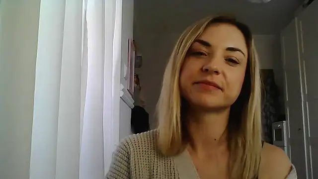 Snapshot of ashley_xlove chatting on March 12, 10:37 am ashley xlove online show from March 12, 10:37 am