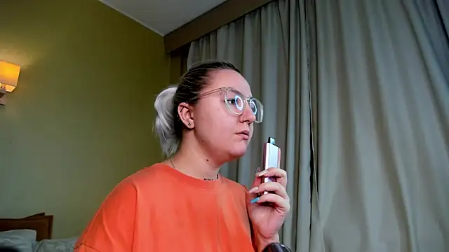 Snapshot of Debbie_Taylor chatting on December 7, 4:36 pm Debbie Taylor online show from December 7, 4:36 pm